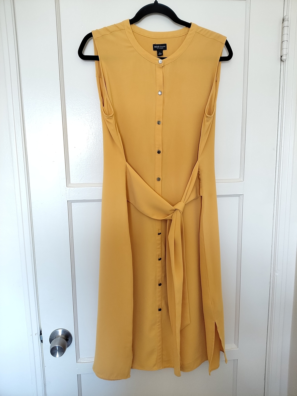 Bold Elements Cut To Curve Sleeveless Button-Front Shift Dress in Mustard